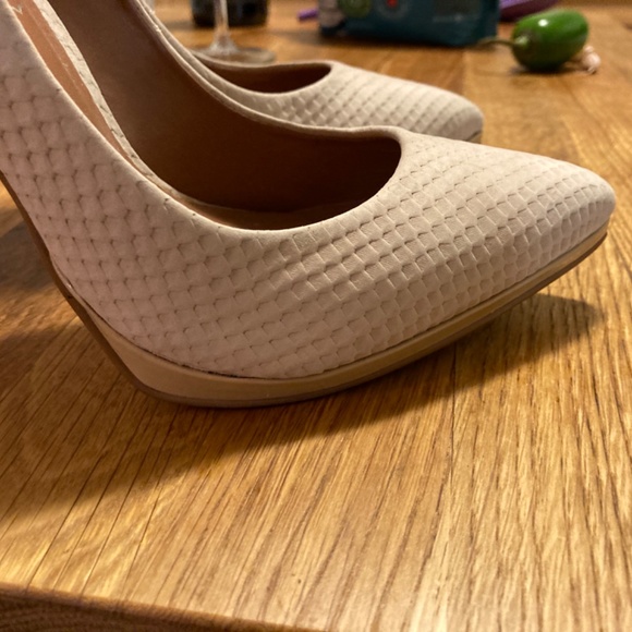 Nude high heel shoe - Picture 4 of 7